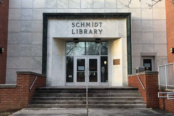 Schmidt Library front entrance.